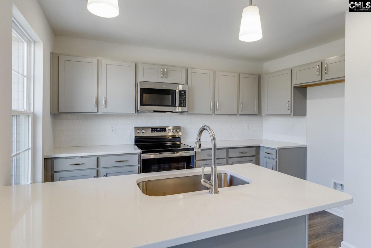 3047 Harborview Drive Photo 9