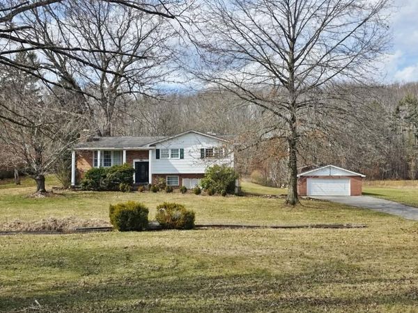 208 Shade Tree Circle, Princeton, WV 24739