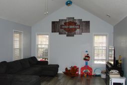 1652 Langley Dr. photo 4