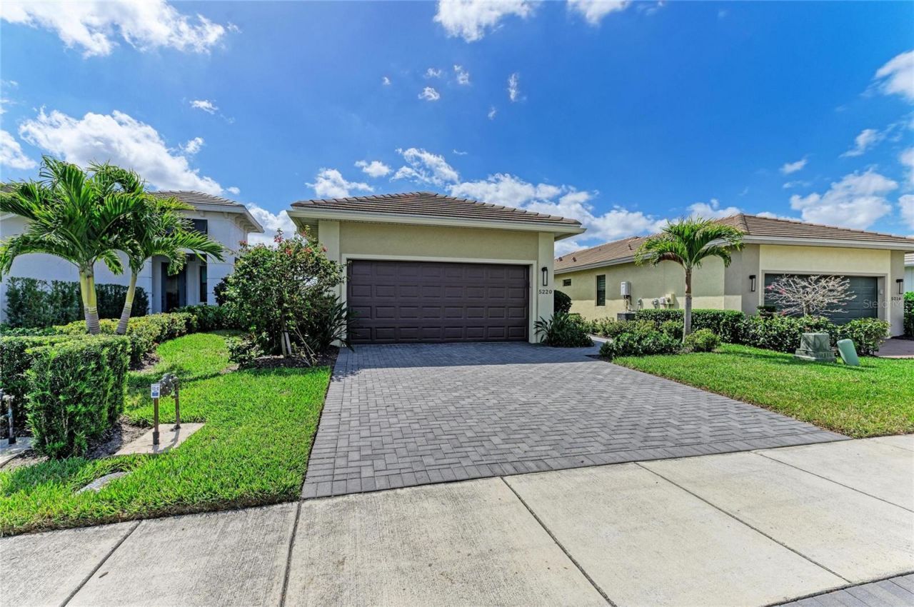 5220 Barnett Circle , Bradenton, FL 34211 Photo