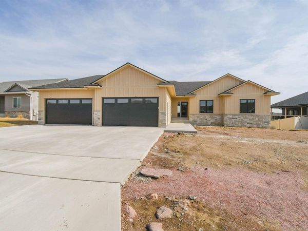 1612 N Notley Ct, Sioux Falls, SD 57110