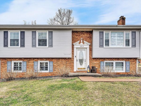 1813 Cambridge DR , Vinton, VA 24179