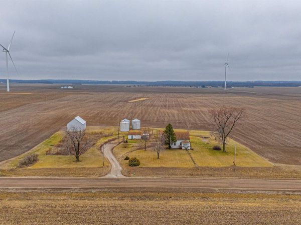 169 1550th Street, New Holland, IL 62671