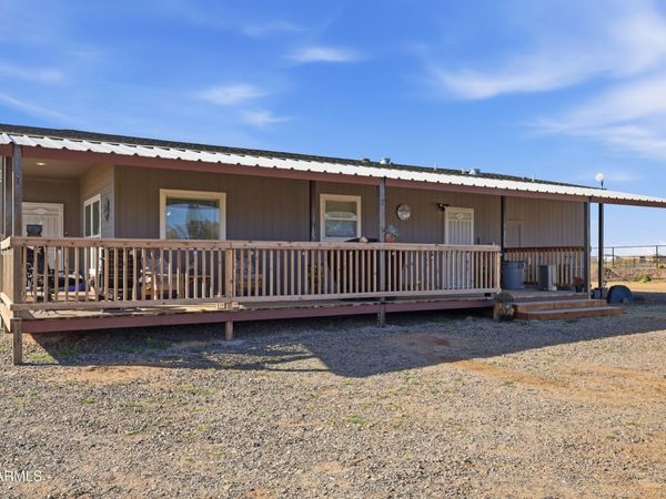 22454 W Steel Horse Road, Congress, AZ 85332