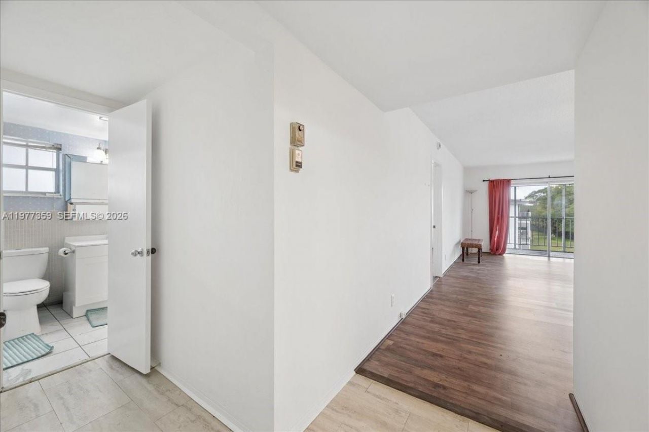 1200 Hillcrest Ct , Unit 315, Hollywood, FL 33021 Photo