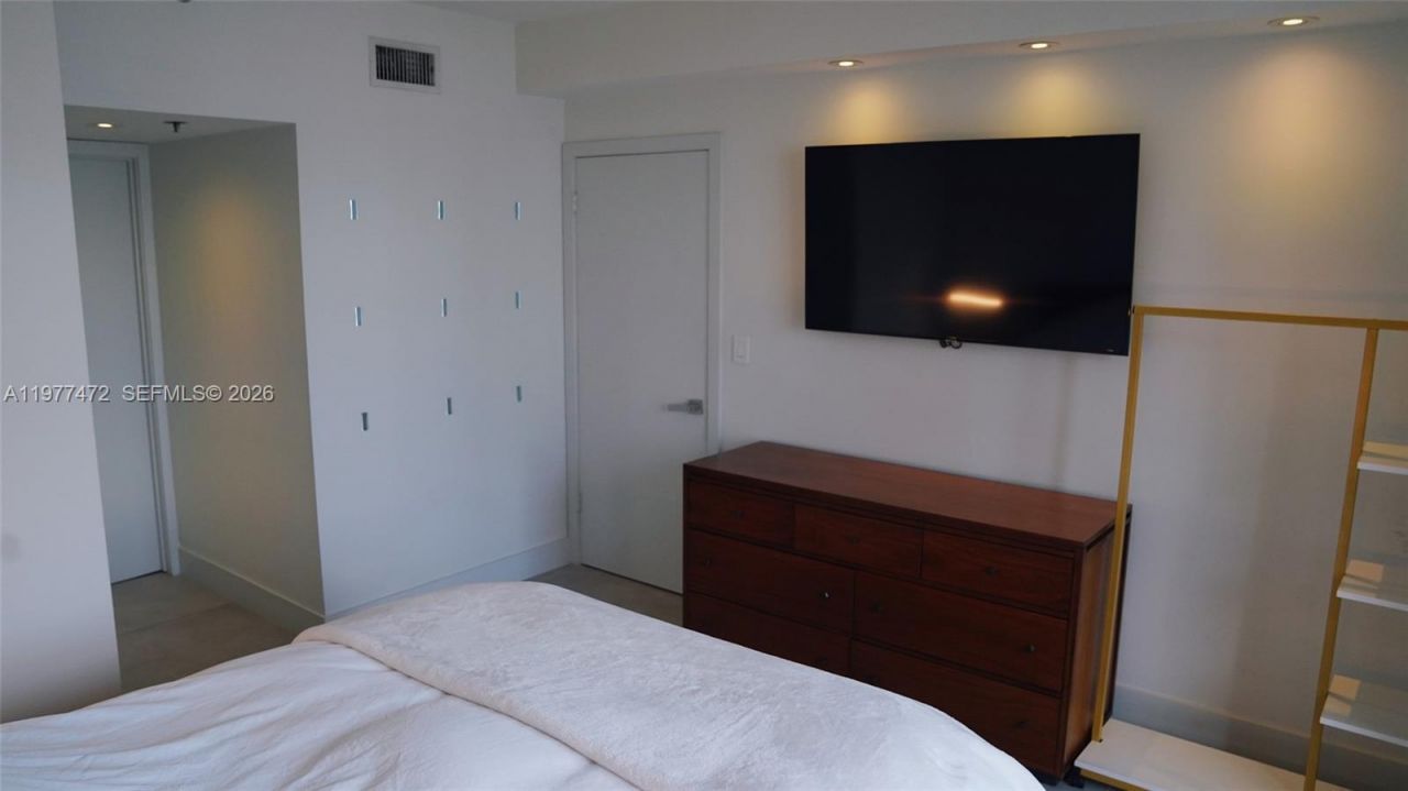 540 Brickell Key Dr , Unit 1711, Miami, FL 33131 Photo