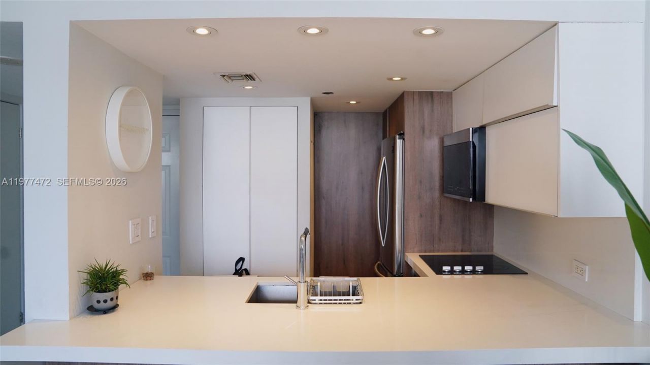 540 Brickell Key Dr , Unit 1711, Miami, FL 33131 Photo