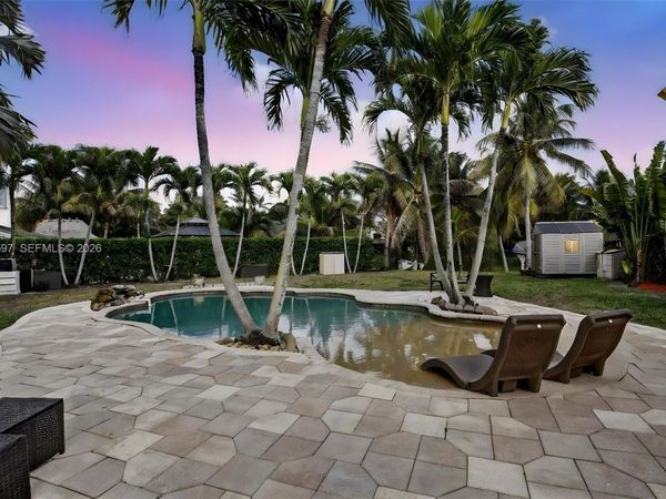 10614 SW 17th Pl , Davie, FL 33324