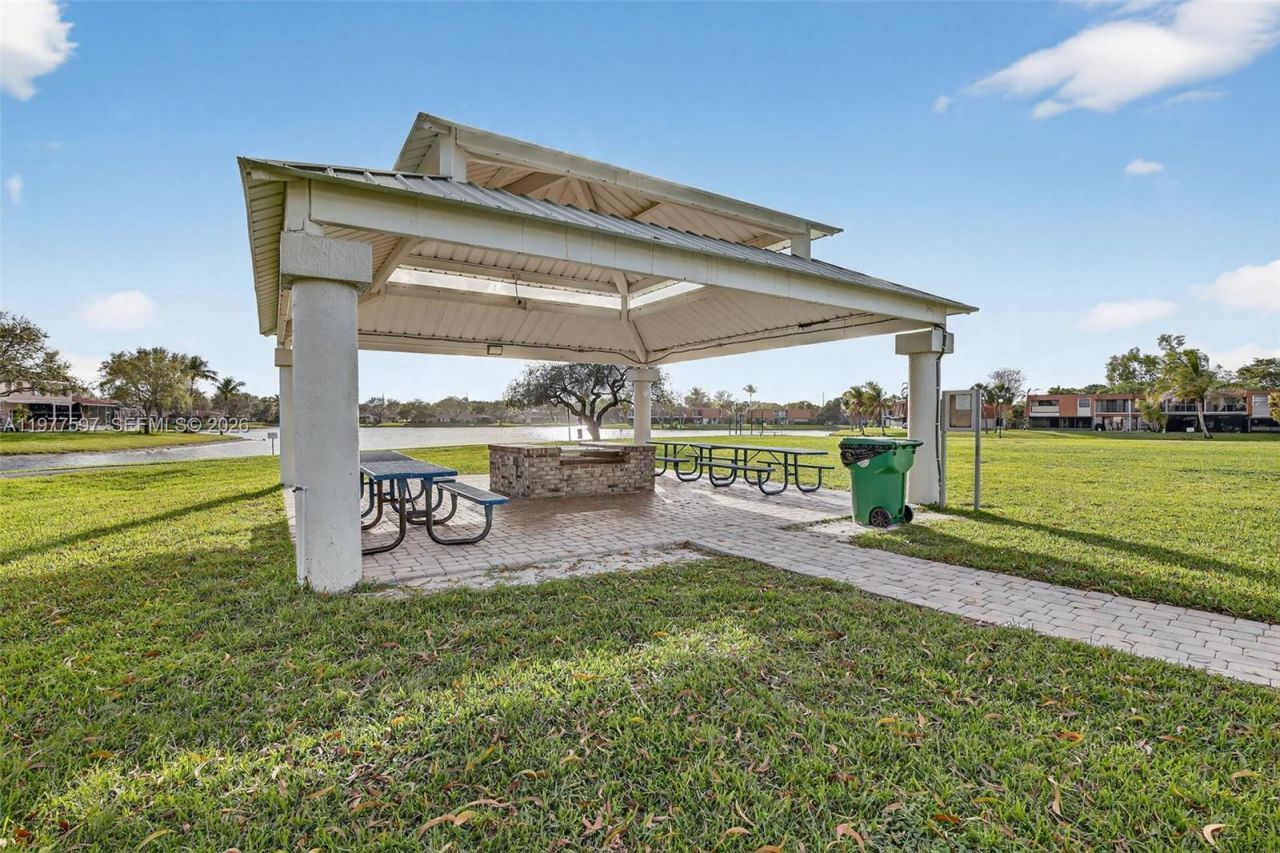 10614 SW 17th Pl , Davie, FL 33324 Photo