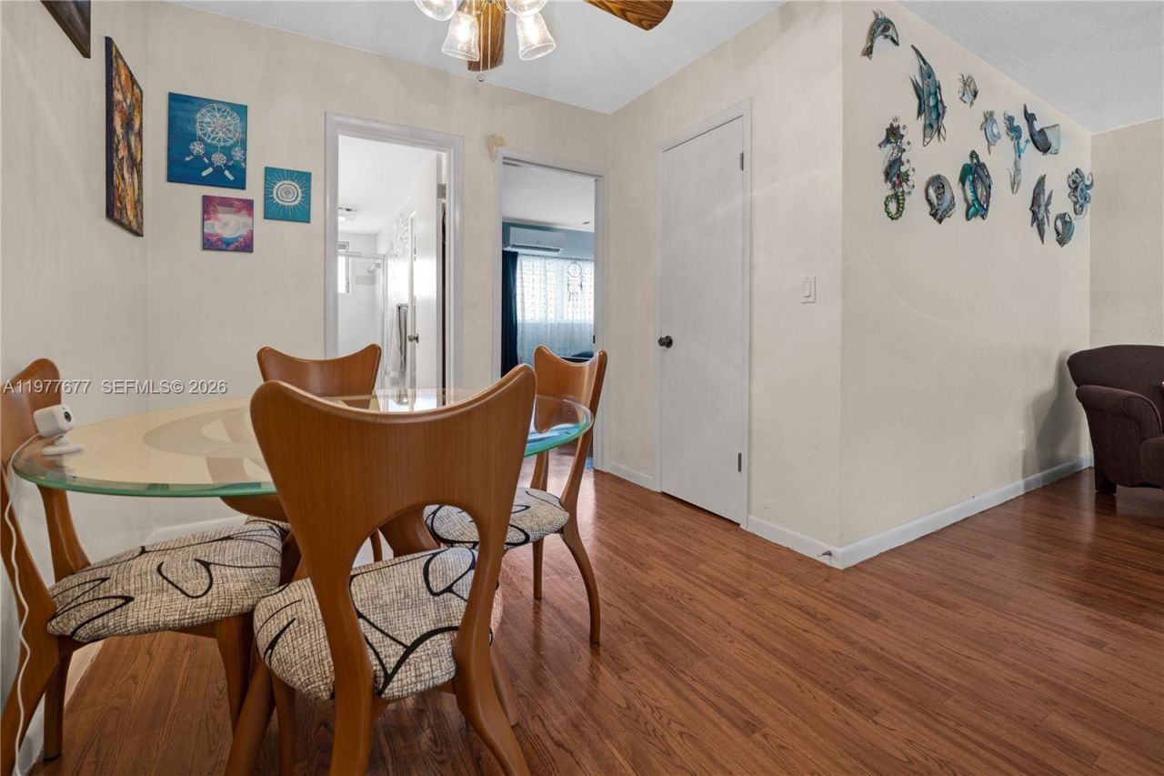 3701 Tyler St , Unit 211, Hollywood, FL 33021 Photo