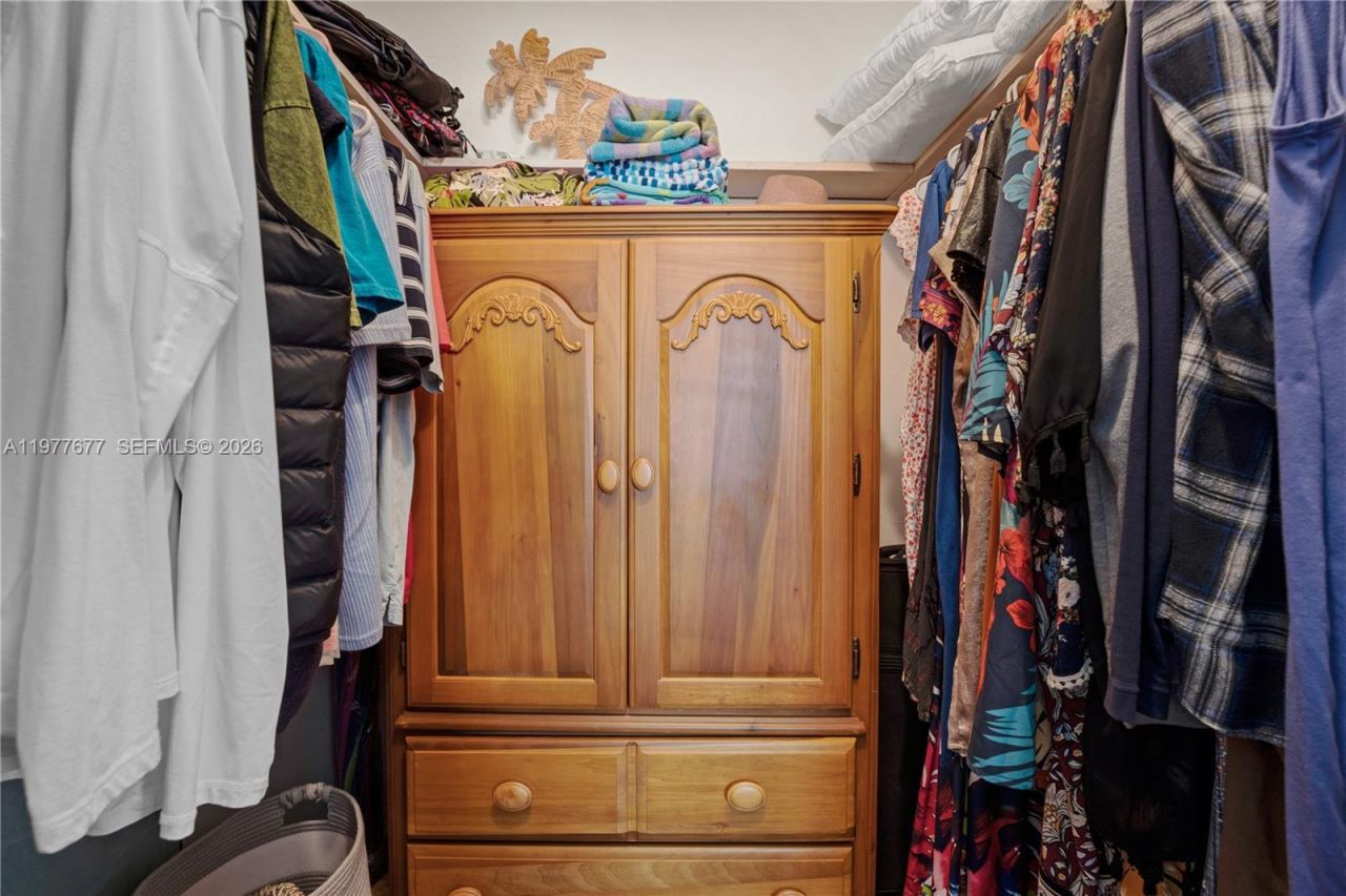 3701 Tyler St , Unit 211, Hollywood, FL 33021 Photo