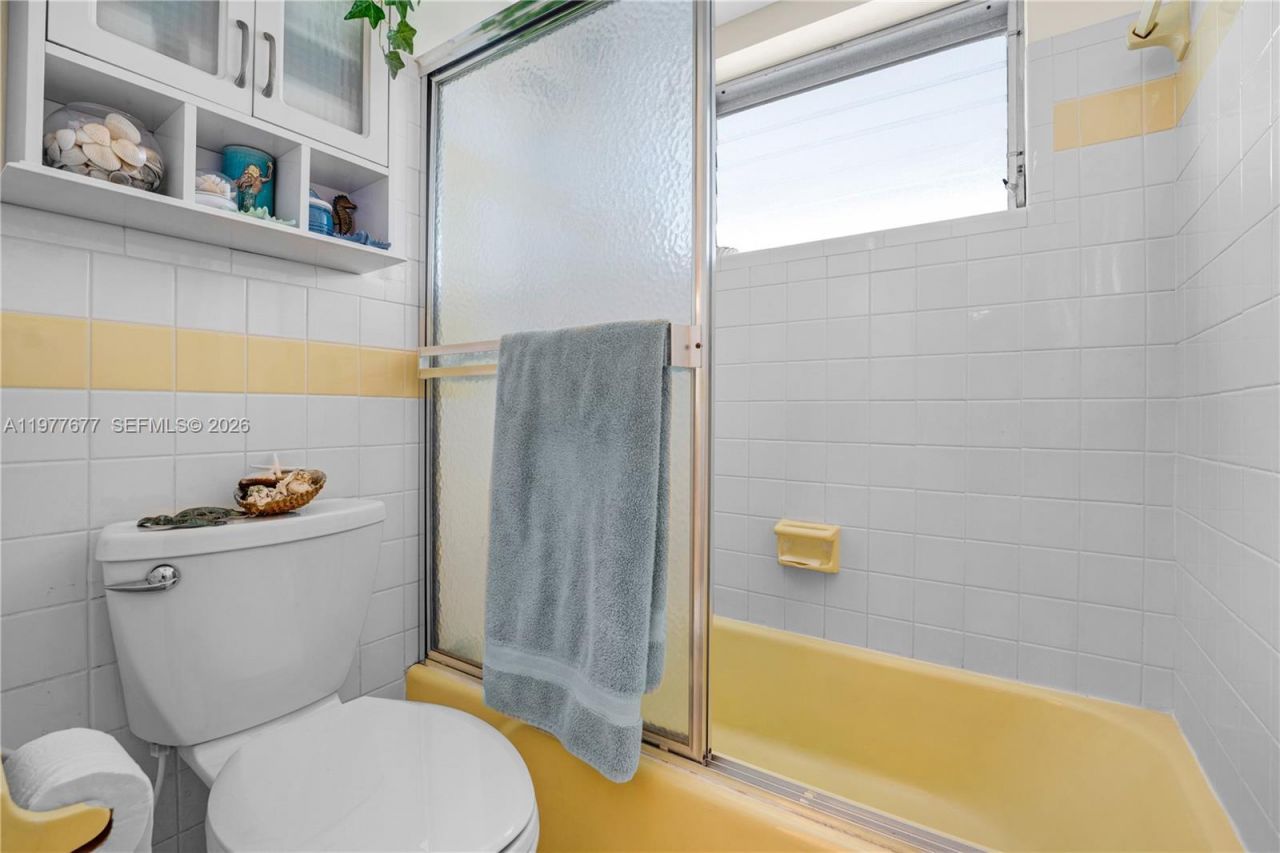 3701 Tyler St , Unit 211, Hollywood, FL 33021 Photo