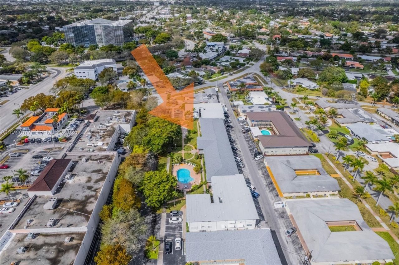 3701 Tyler St , Unit 211, Hollywood, FL 33021 Photo