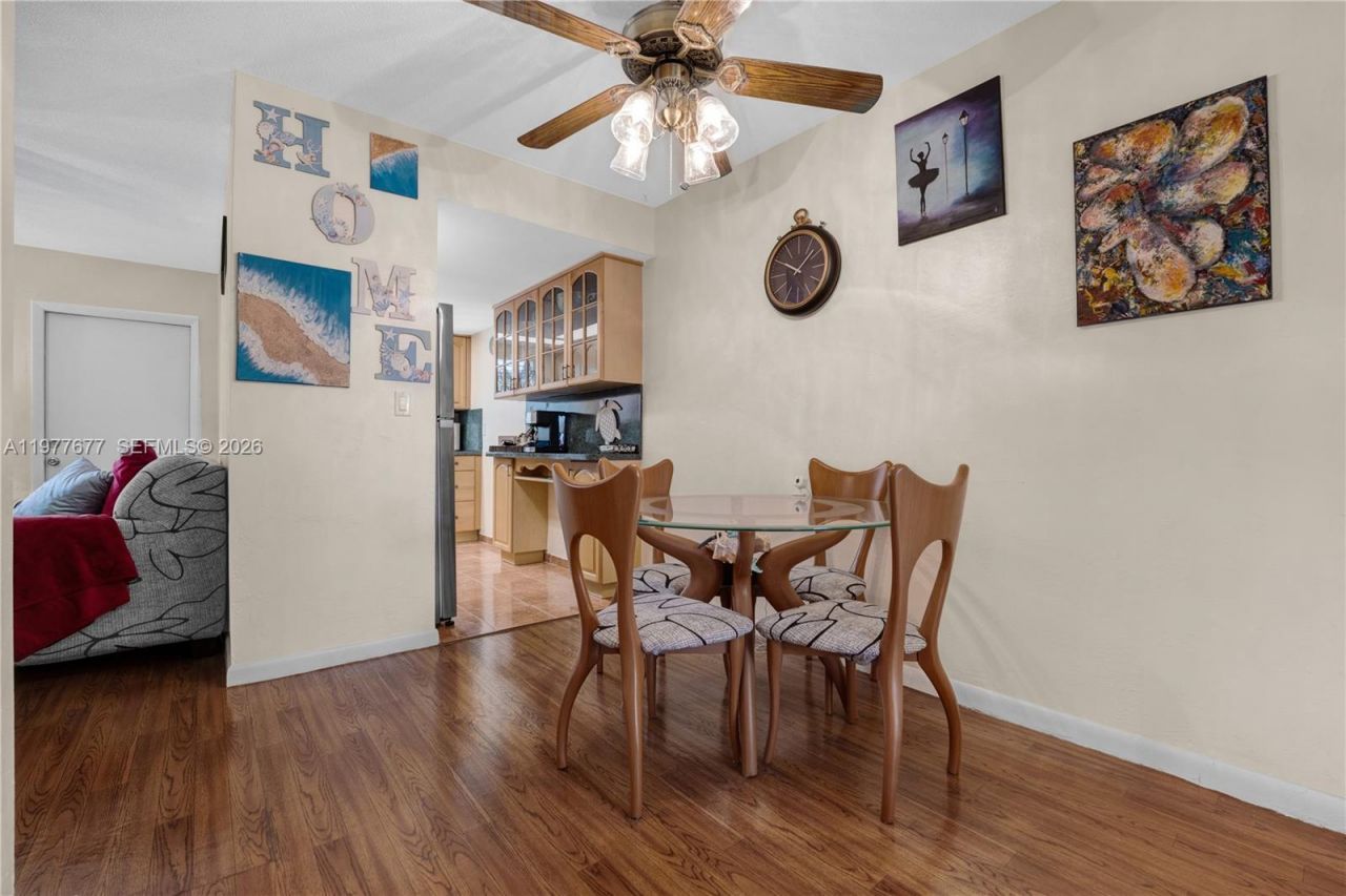 3701 Tyler St , Unit 211, Hollywood, FL 33021 Photo