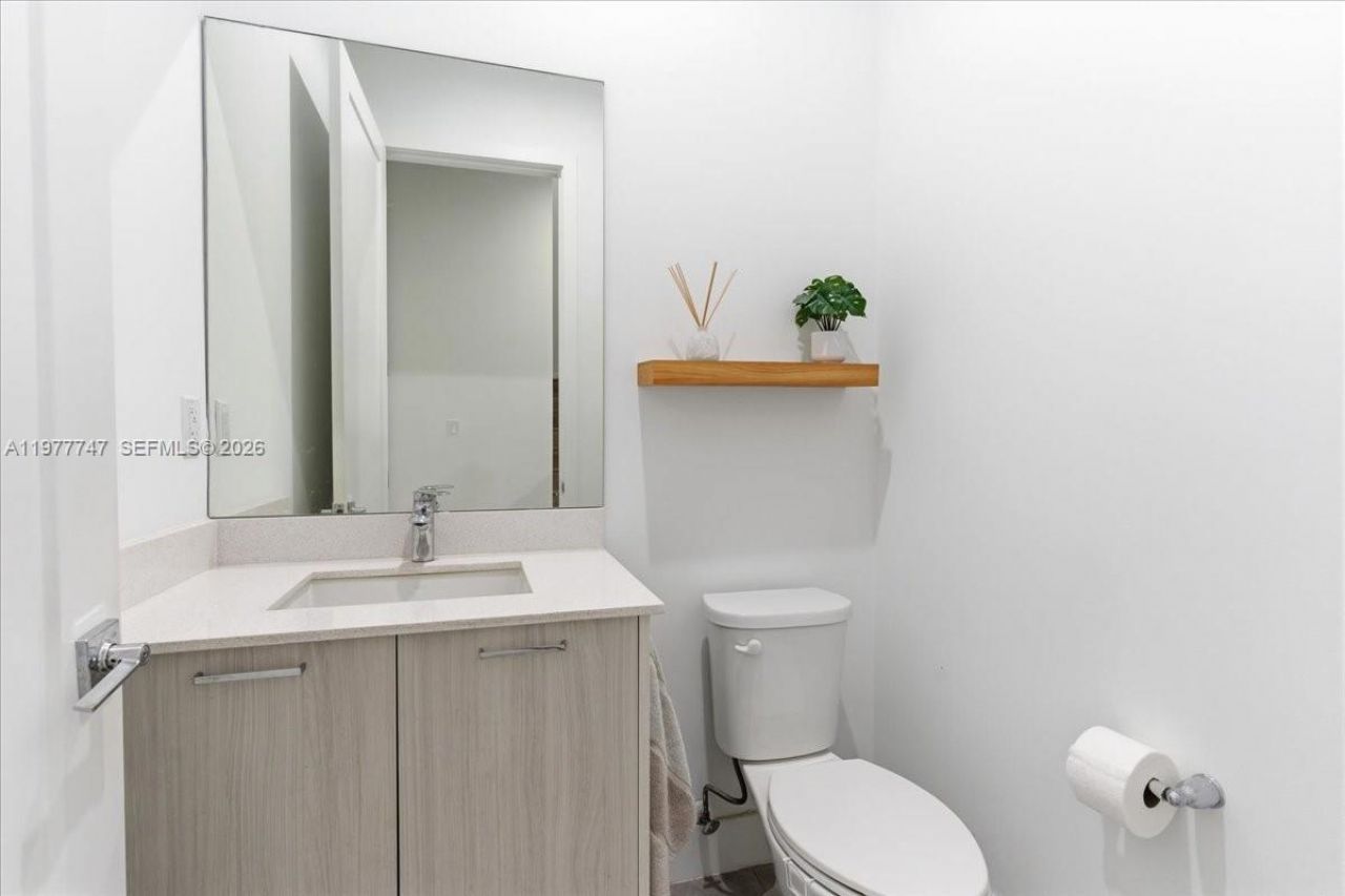 4395 NW 80th Ct , Doral, FL 33166 Photo