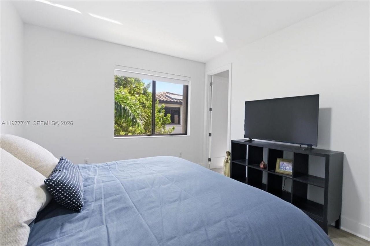 4395 NW 80th Ct , Doral, FL 33166 Photo