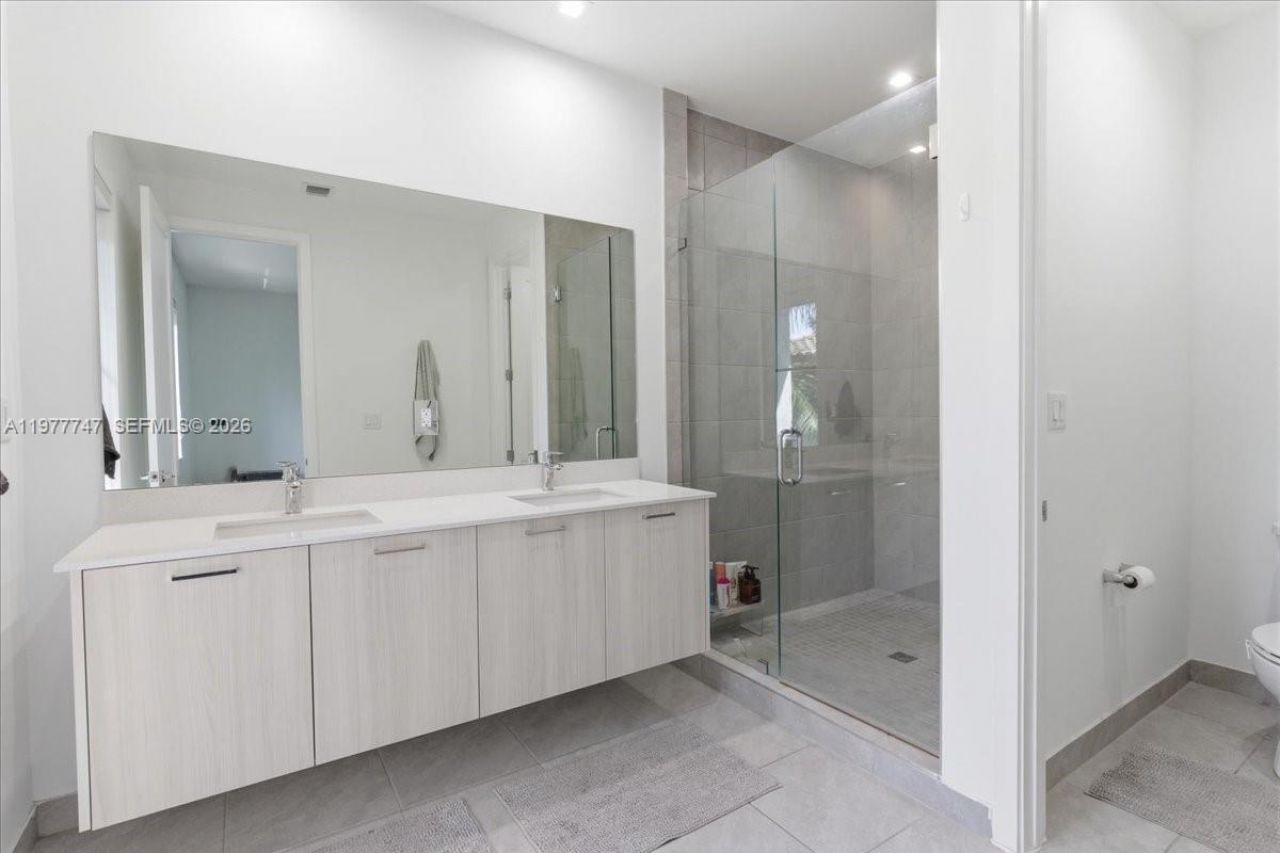 4395 NW 80th Ct , Doral, FL 33166 Photo