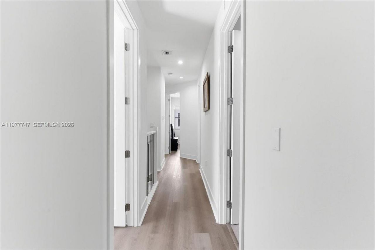 4395 NW 80th Ct , Doral, FL 33166 Photo