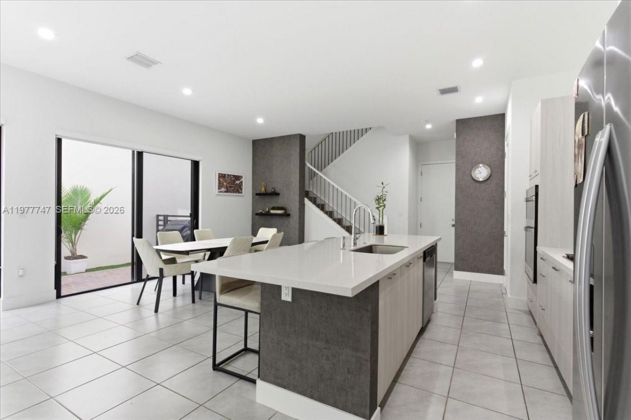 4395 NW 80th Ct , Doral, FL 33166 Photo