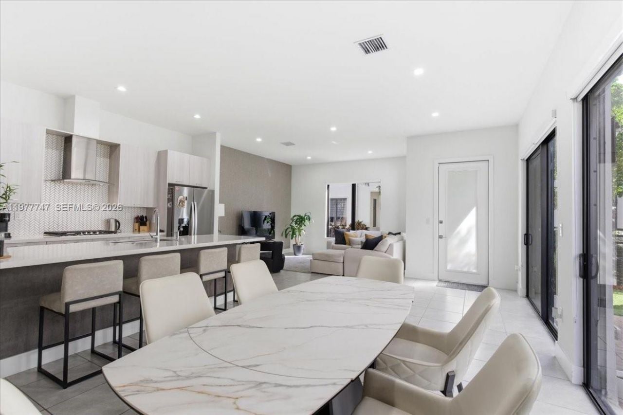 4395 NW 80th Ct , Doral, FL 33166 Photo