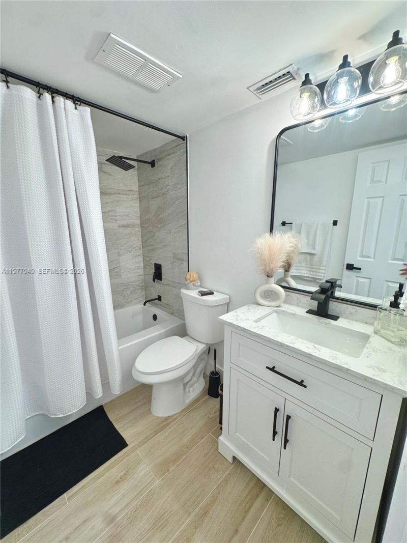 8670 SW 212th St, Unit 304, Cutler Bay, FL 33189 Photo