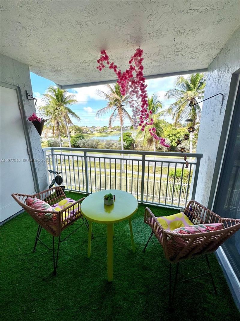 8670 SW 212th St, Unit 304, Cutler Bay, FL 33189 Photo