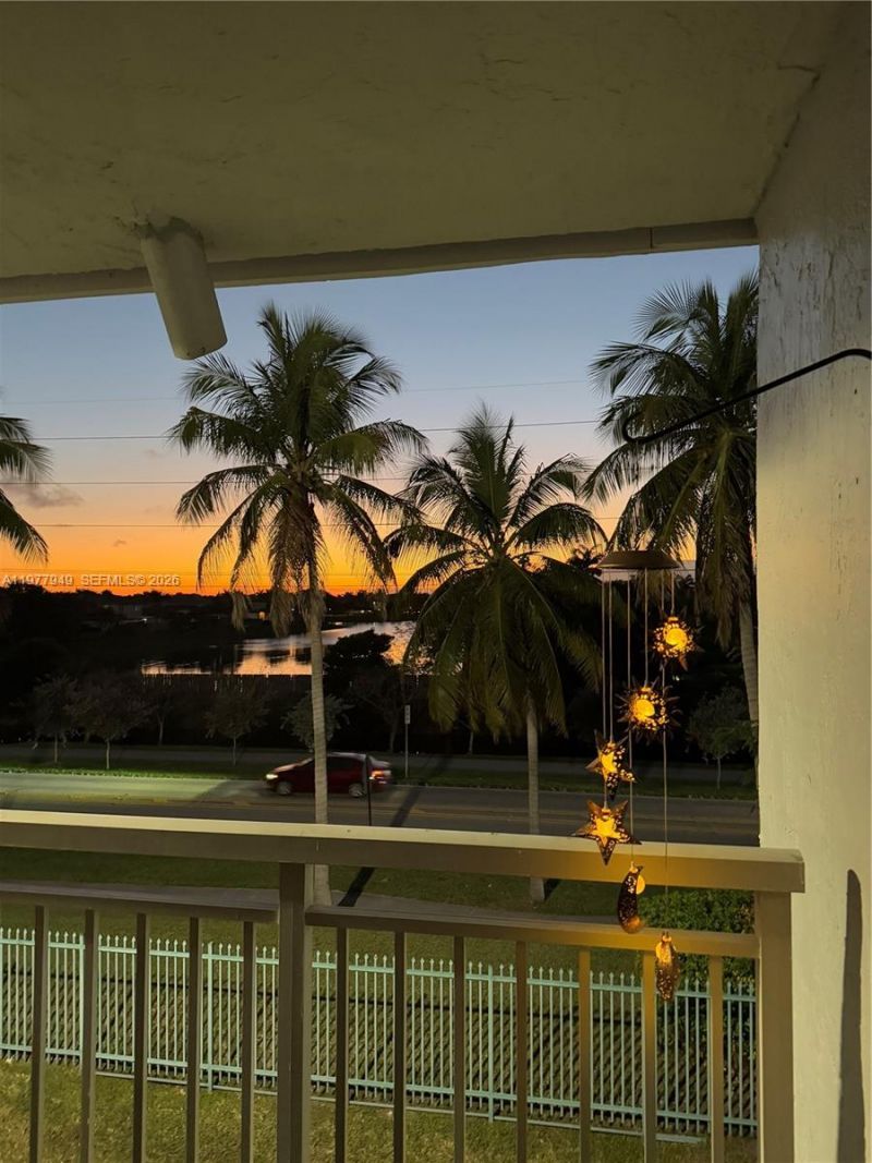 8670 SW 212th St, Unit 304, Cutler Bay, FL 33189 Photo