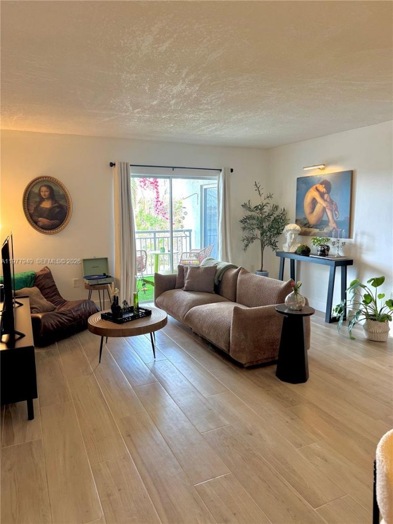 8670 SW 212th St, Unit 304, Cutler Bay, FL 33189 Photo