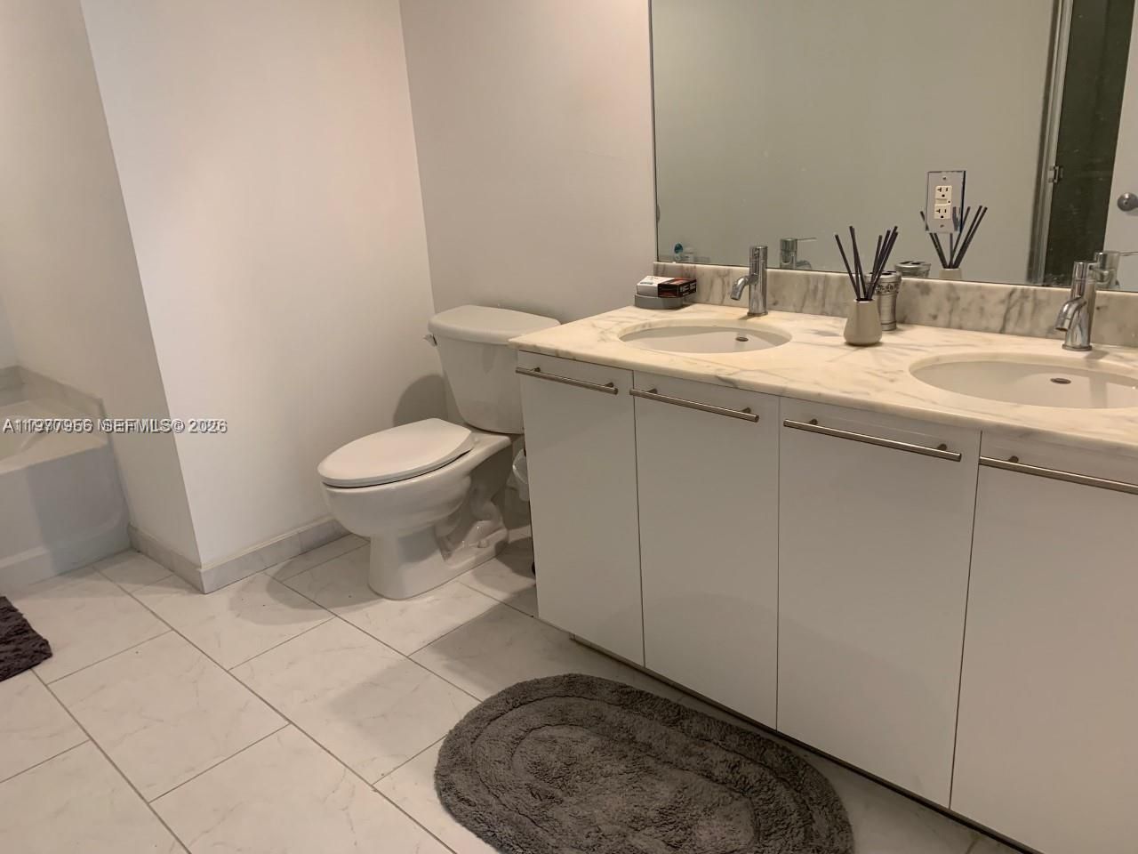 950 Brickell Bay Dr, Unit 1107, Miami, FL 33131 Photo