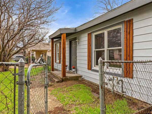 5436 Laster Road , Fort Worth, TX 76119