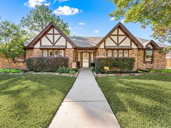 129 E Louella Drive , Hurst, TX 76054