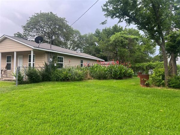 25 Erin Drive, Pottsboro, TX 75076