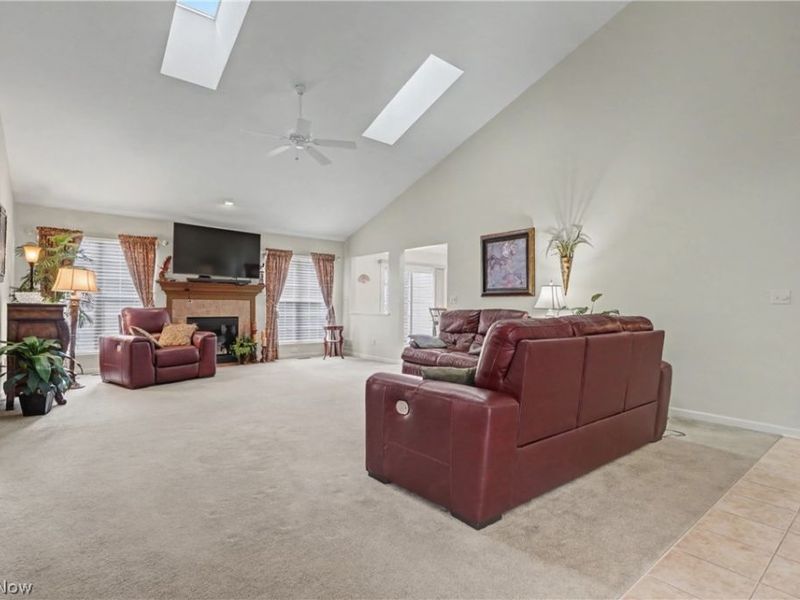 3549 Elmhurst Circle, Uniontown, OH 44685 Photo 5