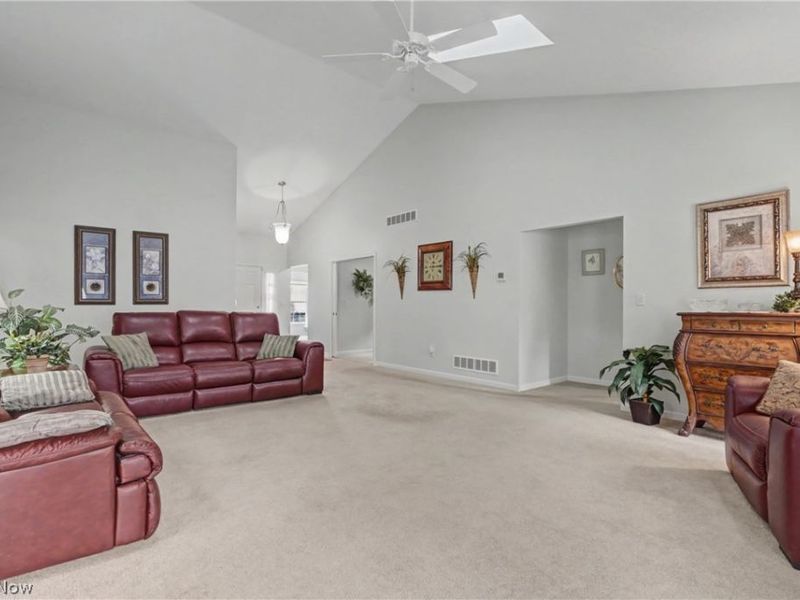 3549 Elmhurst Circle, Uniontown, OH 44685 Photo 9