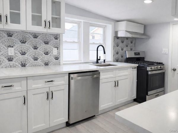 70 S Cottage Street, Valley Stream, NY 11580