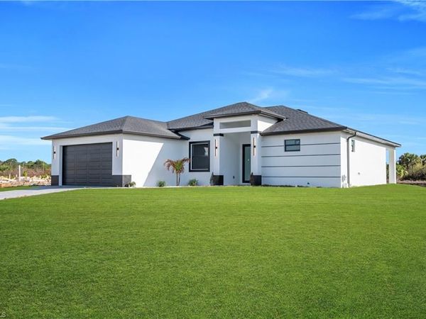 697 Whitmore LOOP, LEHIGH ACRES, FL 33972