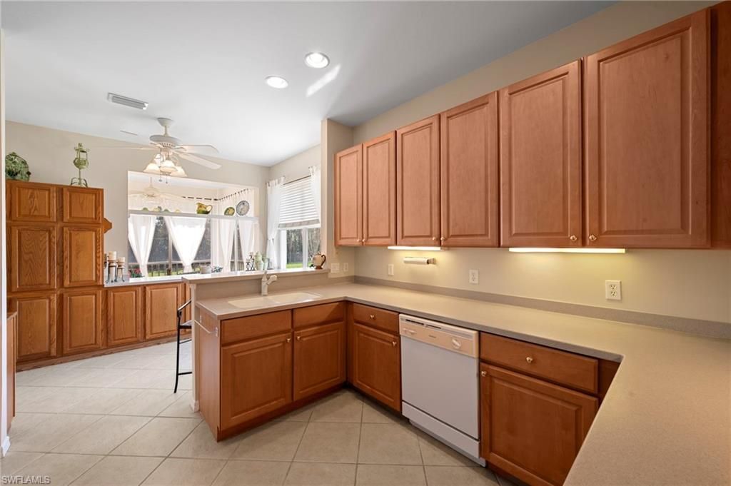 3990 Bishopwood Ct W, Unit 202, Naples, FL 34114 Photo