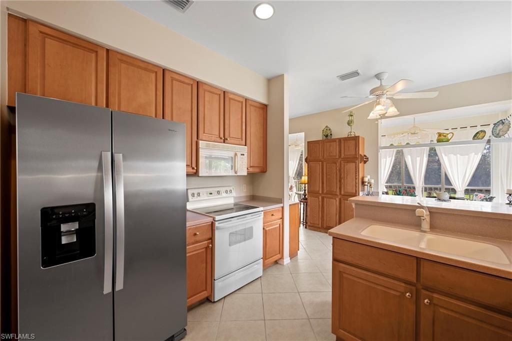 3990 Bishopwood Ct W, Unit 202, Naples, FL 34114 Photo