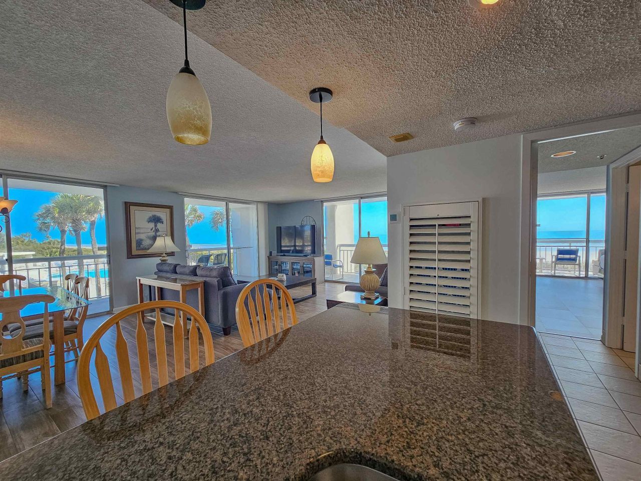 9820 Queensway Blvd.  Photo 11