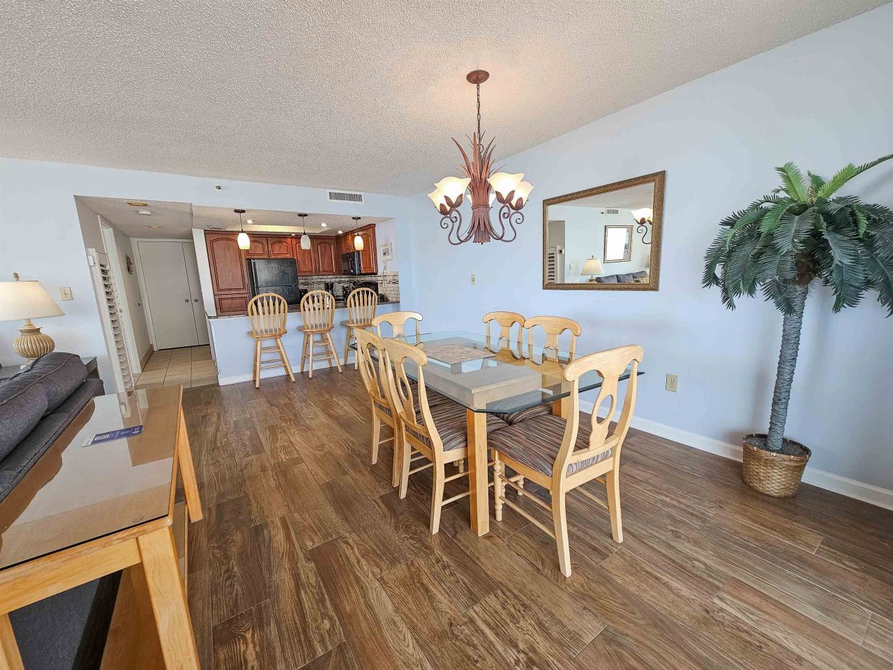 9820 Queensway Blvd.  Photo 14