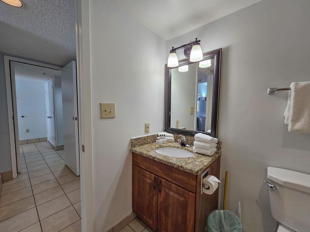 9820 Queensway Blvd.  Photo 36