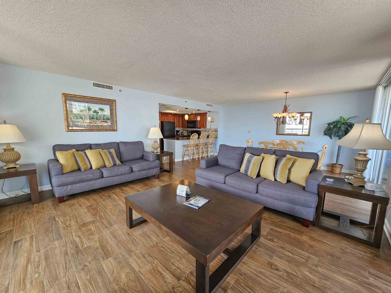 9820 Queensway Blvd.  Photo 5