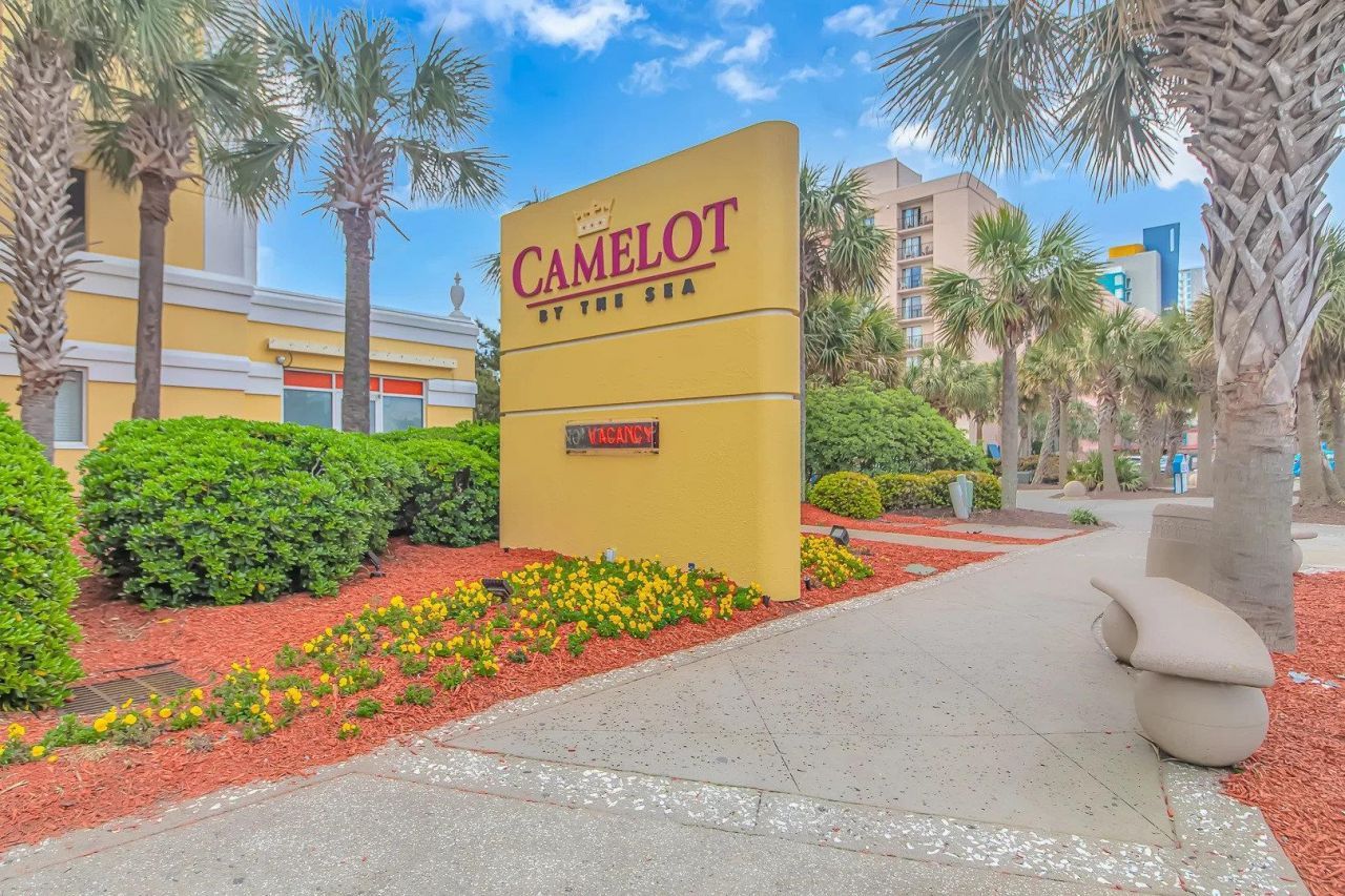 2000 N Ocean Blvd. Photo 28