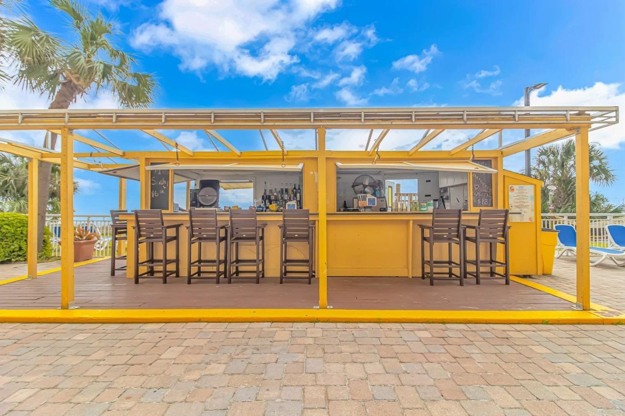 2000 N Ocean Blvd. Photo 32