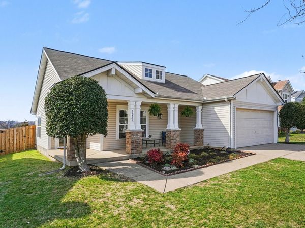 3925 Bridgeview Ln, Nashville, TN 37221