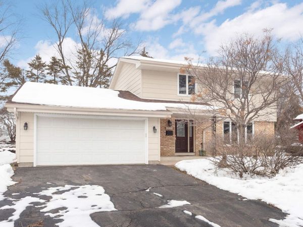 8324 29th Avenue N, New Hope, MN 55427