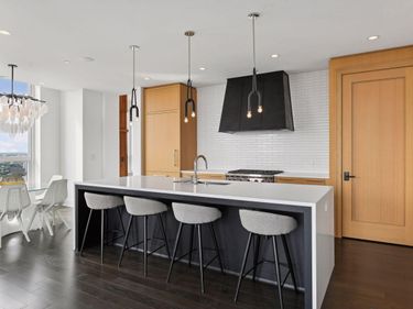 1111 W River Parkway , Unit 23D, Minneapolis, MN 55415