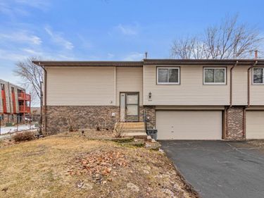 1349 Ashland Place, Cambridge, MN 55008
