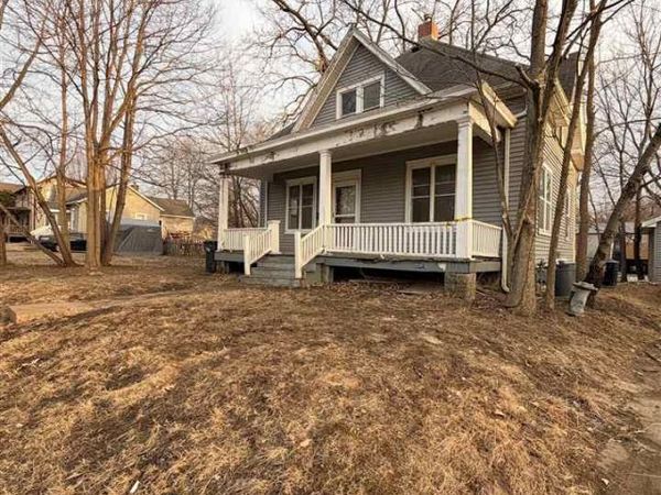 1133 Hotz Ave, Iowa City, IA 52245