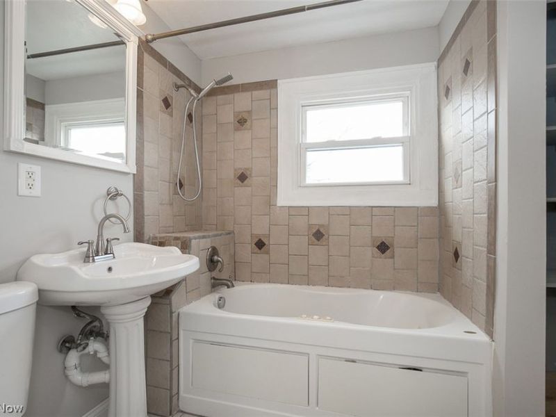 1240 Tulip Street, Akron, OH 44301 Photo 12